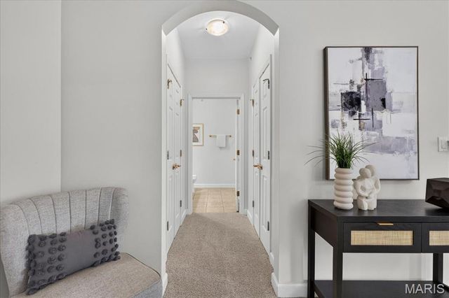 2756 McKnight Crossing Court, St Louis, MO 63124