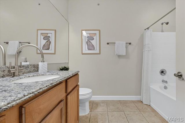 2756 McKnight Crossing Court, St Louis, MO 63124