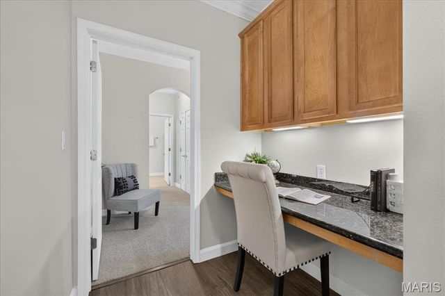 2756 McKnight Crossing Court, St Louis, MO 63124