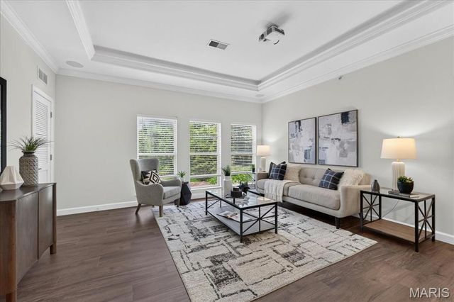 2756 McKnight Crossing Court, St Louis, MO 63124