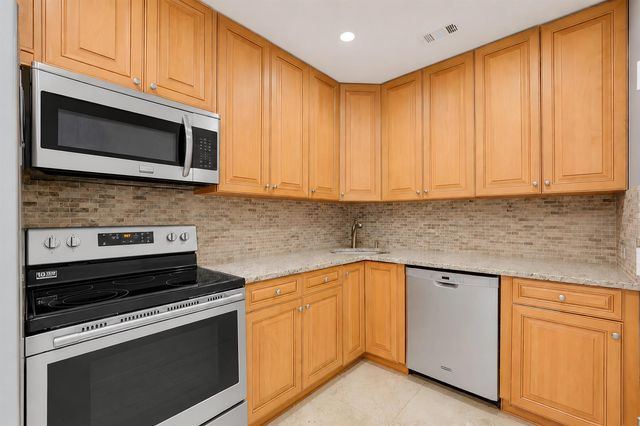 3230 S Ocean Boulevard D-607, Palm Beach, FL 33480