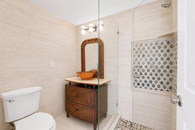 3230 S Ocean Boulevard D-607, Palm Beach, FL 33480