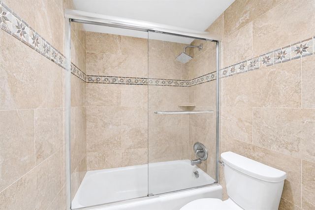3230 S Ocean Boulevard D-607, Palm Beach, FL 33480