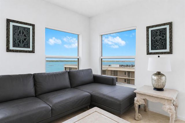 3230 S Ocean Boulevard D-607, Palm Beach, FL 33480