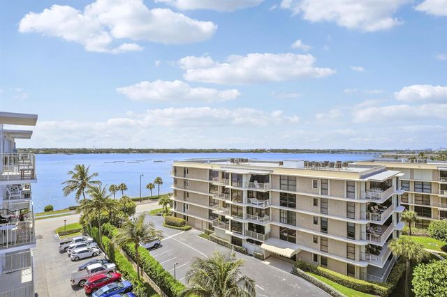 3230 S Ocean Boulevard D-607, Palm Beach, FL 33480