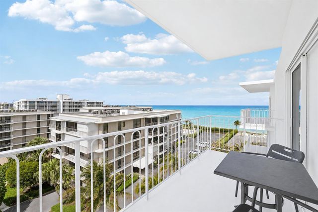 3230 S Ocean Boulevard D-607, Palm Beach, FL 33480