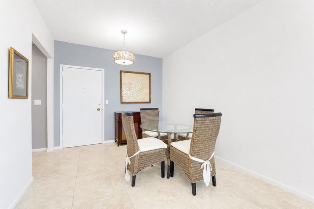 3230 S Ocean Boulevard D-607, Palm Beach, FL 33480