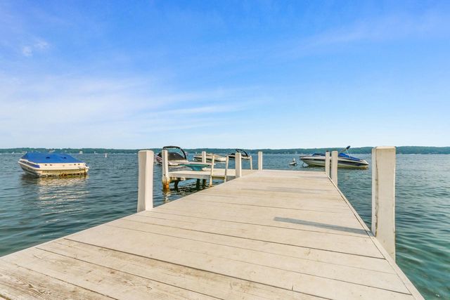 N1801 Birch DRIVE, Lake Geneva, WI 53147