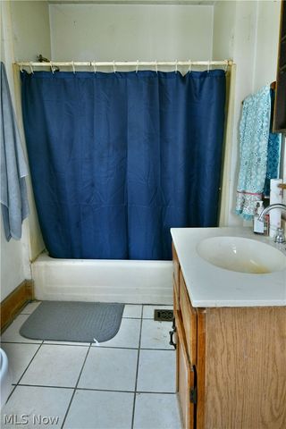 5013 King Graves Road, Vienna, OH 44473