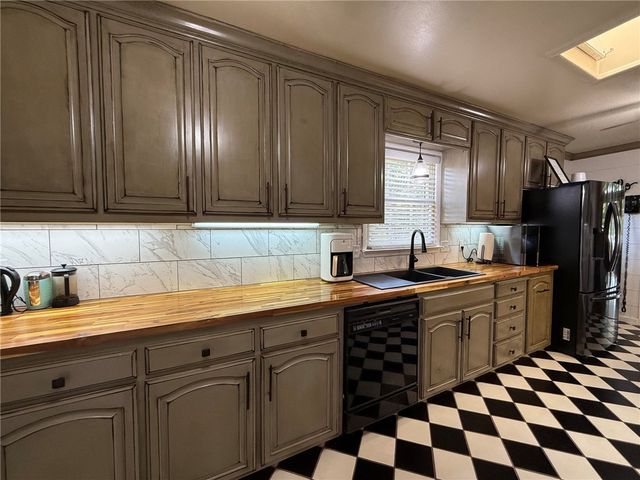 10821 Bay Ridge, Dardanelle, AR 72834