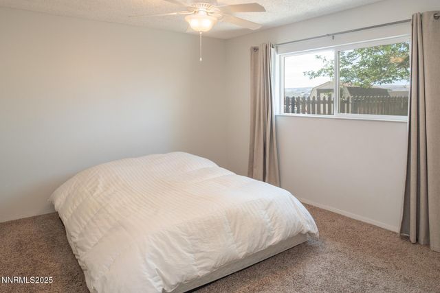 1241 W Newlands Drive, Fernley, NV 89408