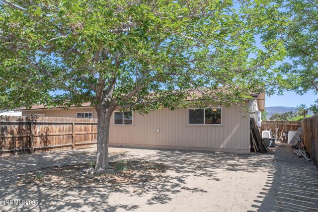 1241 W Newlands Drive, Fernley, NV 89408