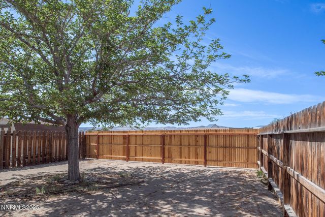 1241 W Newlands Drive, Fernley, NV 89408