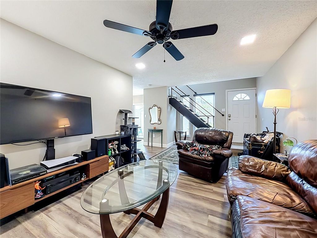 Image 14 of property listing at 2778 CURRY FORD ROAD 11-C, Orlando, FL 32806