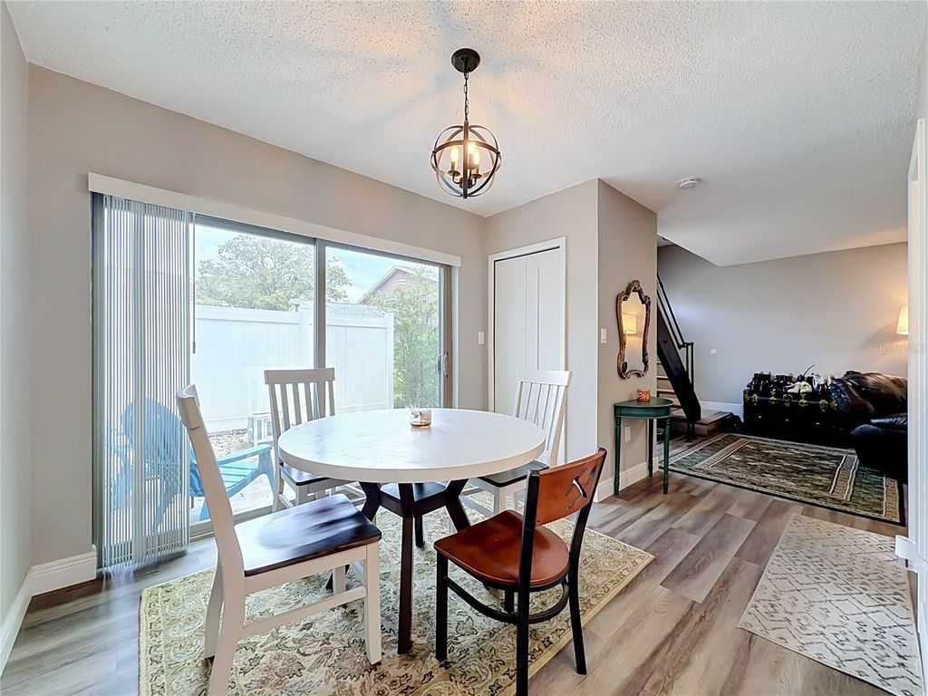 Image 18 of property listing at 2778 CURRY FORD ROAD 11-C, Orlando, FL 32806