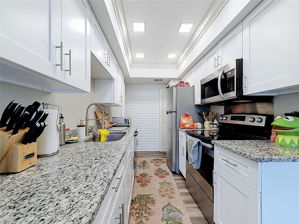 Image 19 of property listing at 2778 CURRY FORD ROAD 11-C, Orlando, FL 32806