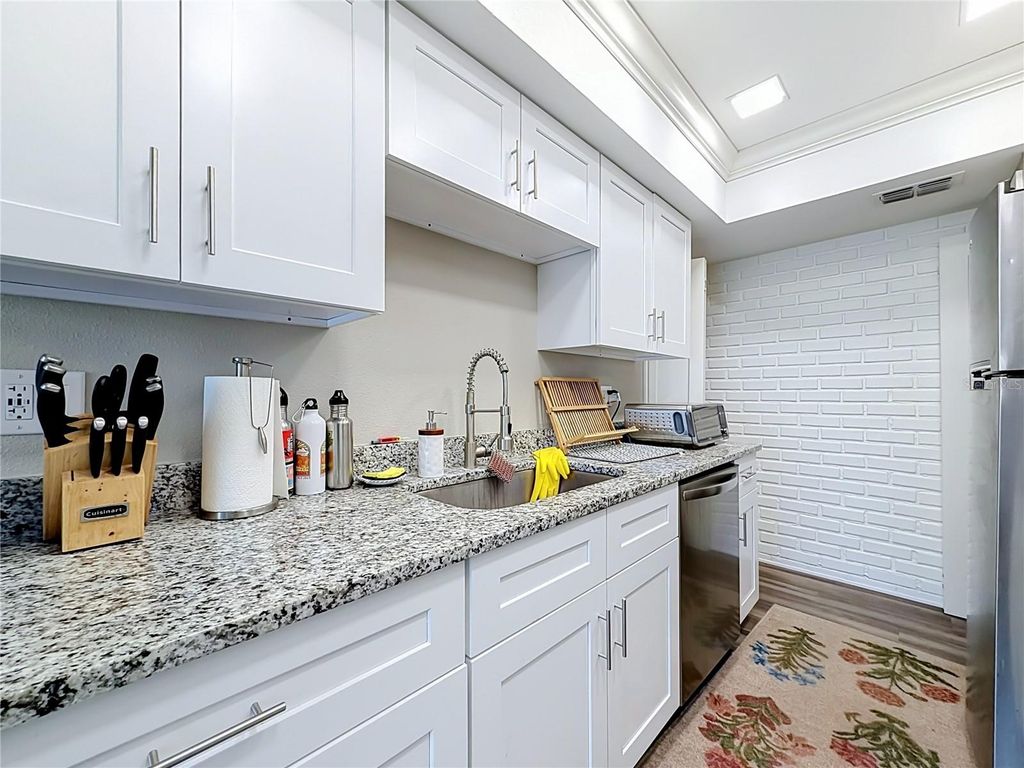 Image 20 of property listing at 2778 CURRY FORD ROAD 11-C, Orlando, FL 32806