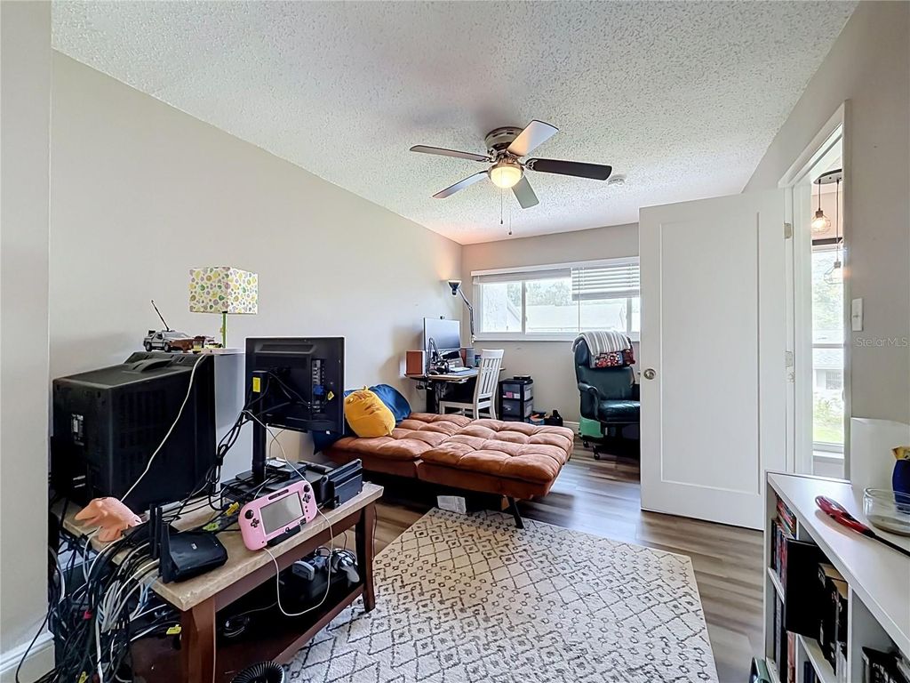 Image 23 of property listing at 2778 CURRY FORD ROAD 11-C, Orlando, FL 32806