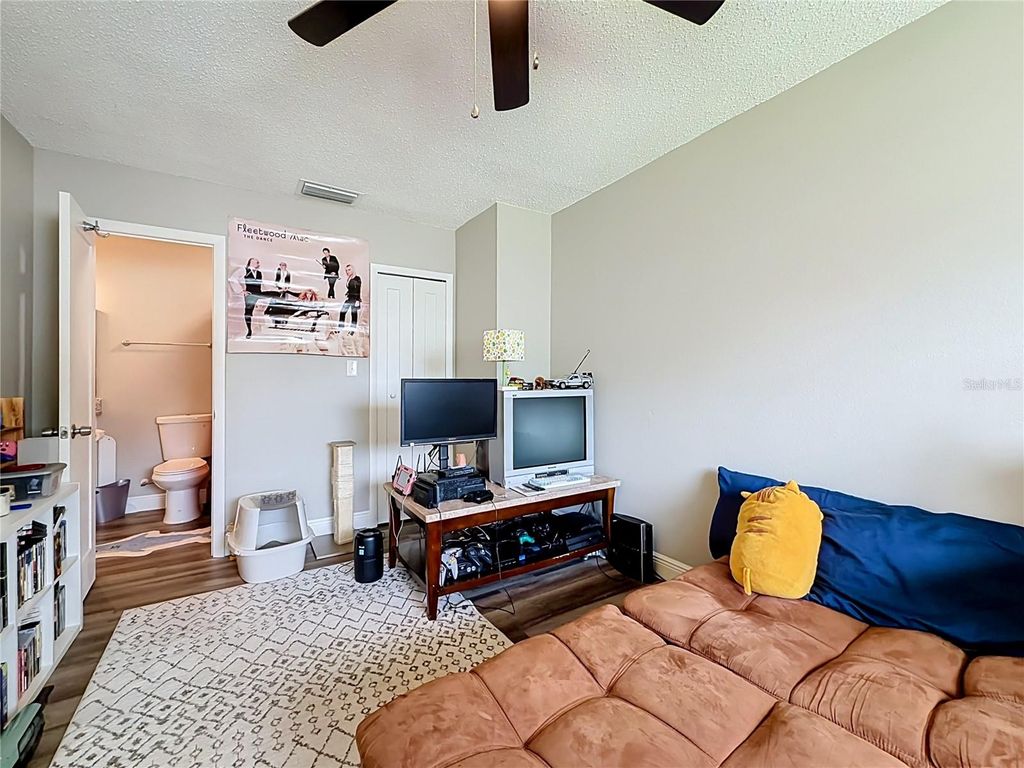 Image 24 of property listing at 2778 CURRY FORD ROAD 11-C, Orlando, FL 32806