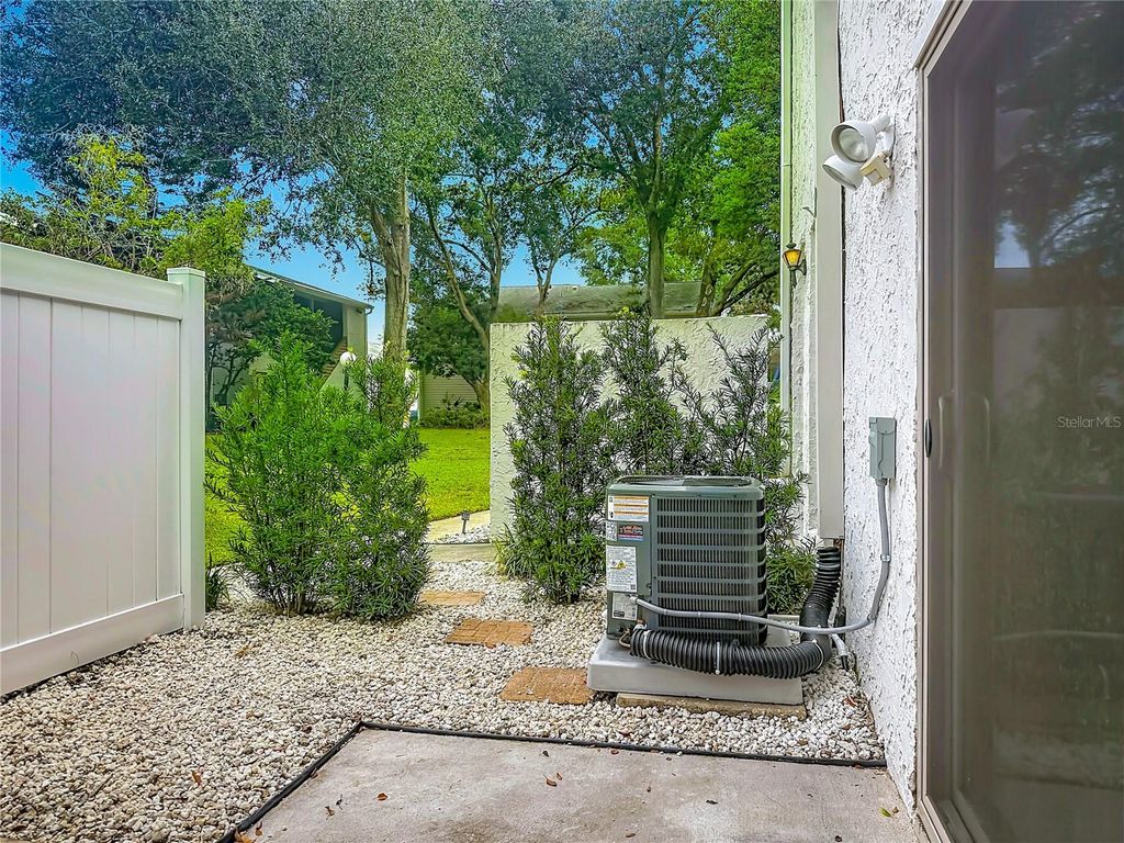 Image 32 of property listing at 2778 CURRY FORD ROAD 11-C, Orlando, FL 32806