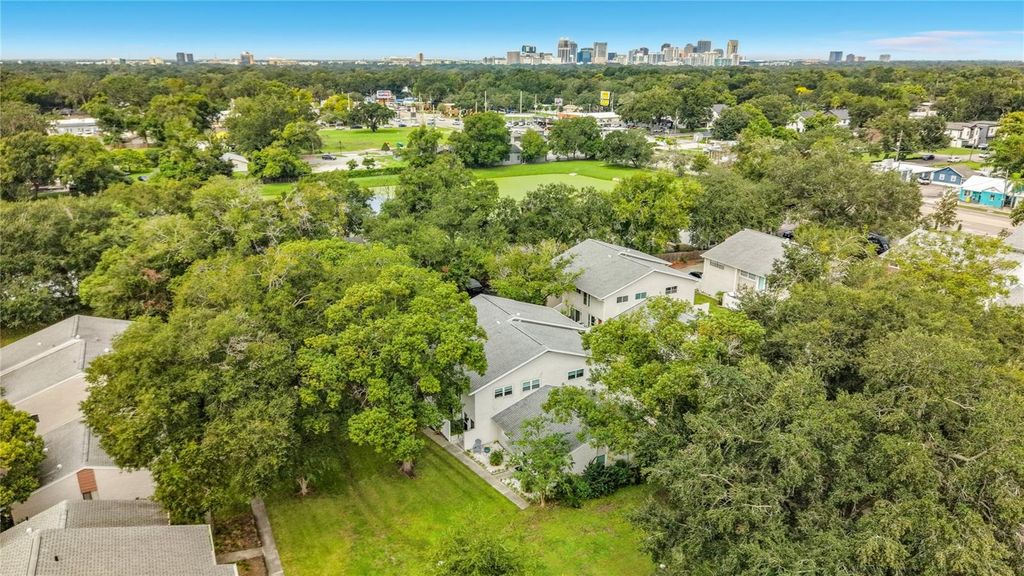Image 37 of property listing at 2778 CURRY FORD ROAD 11-C, Orlando, FL 32806