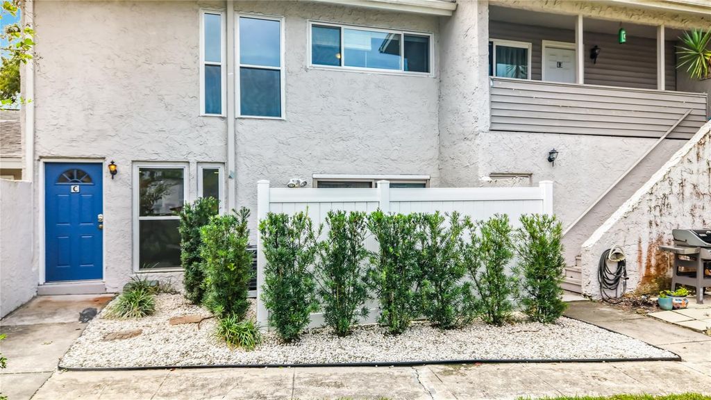 Image 9 of property listing at 2778 CURRY FORD ROAD 11-C, Orlando, FL 32806