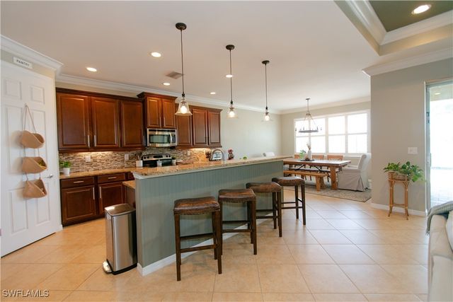 2604 Stonyhill CT, Cape Coral, FL 33991