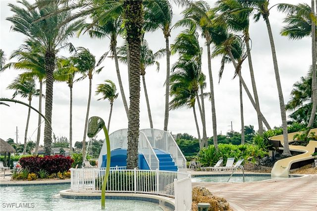 2604 Stonyhill CT, Cape Coral, FL 33991