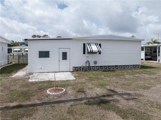 203 Harvest LN, North Fort Myers, FL 33917