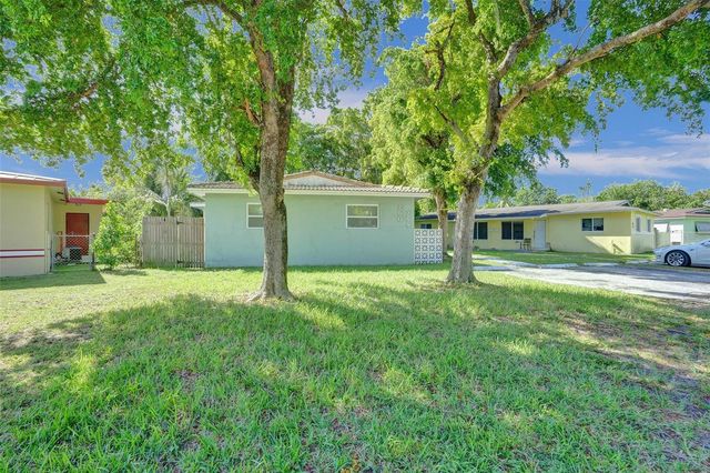 260 NE 41st Street, Oakland Park, FL 33334