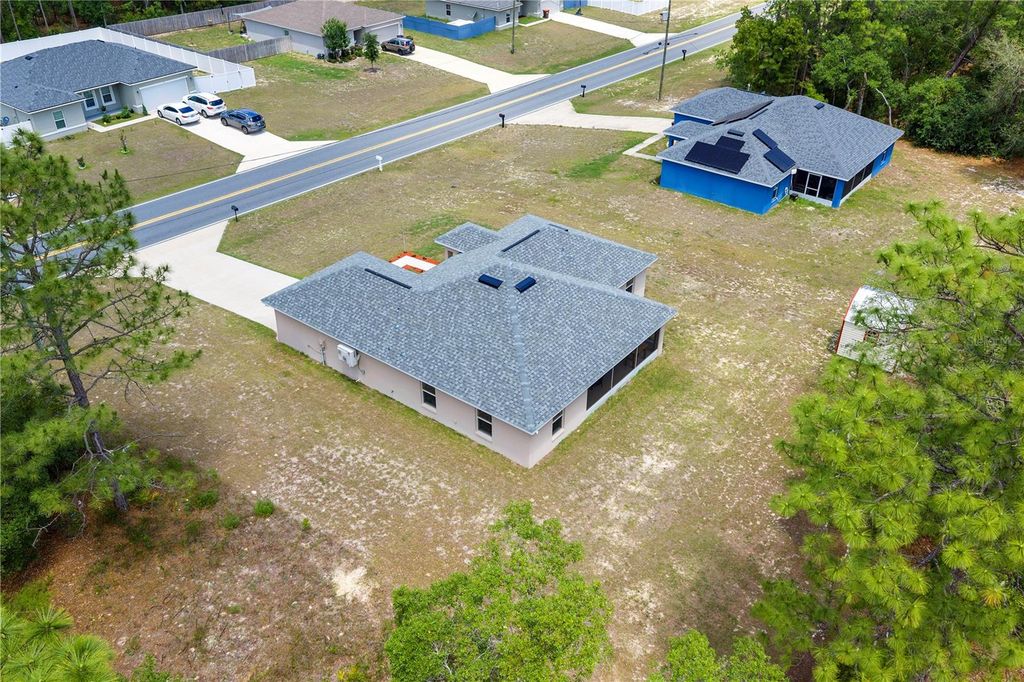 Image 18 of property listing at 391 MARION OAKS PASS, Ocala, FL 34473