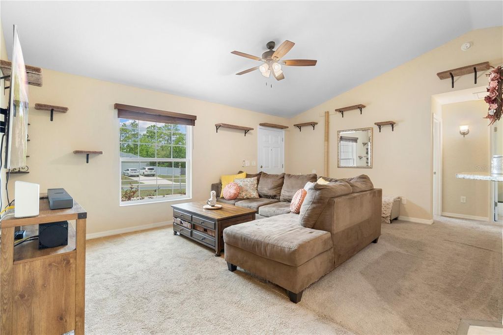 Image 3 of property listing at 391 MARION OAKS PASS, Ocala, FL 34473