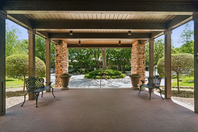 250 W Parliament Place 216, Mount Prospect, IL 60056
