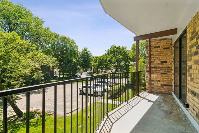 250 W Parliament Place 216, Mount Prospect, IL 60056