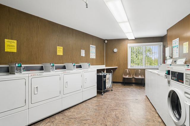 250 W Parliament Place 216, Mount Prospect, IL 60056