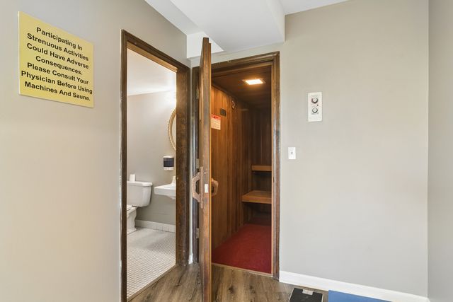250 W Parliament Place 216, Mount Prospect, IL 60056