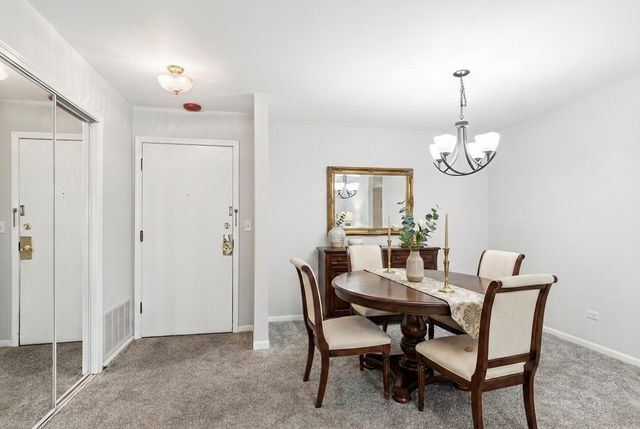 250 W Parliament Place 216, Mount Prospect, IL 60056