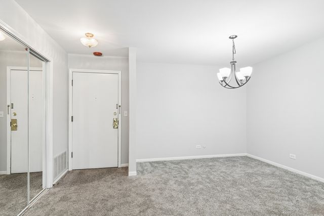 250 W Parliament Place 216, Mount Prospect, IL 60056