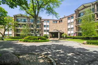 250 W Parliament Place 216, Mount Prospect, IL 60056