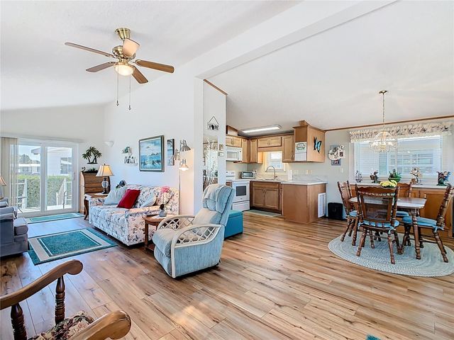 9000 US HWY 192 311, Clermont, FL 34714