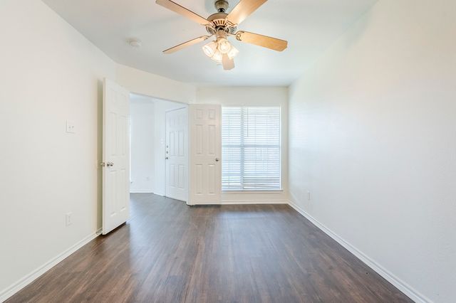 611 Oriole Boulevard 404, Duncanville, TX 75116