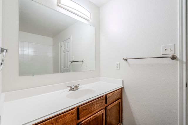 611 Oriole Boulevard 404, Duncanville, TX 75116