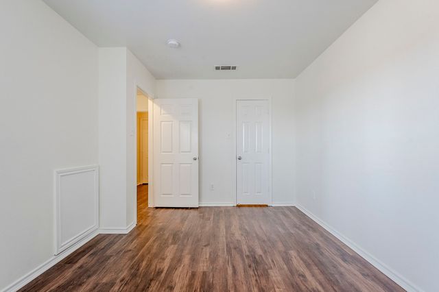 611 Oriole Boulevard 404, Duncanville, TX 75116