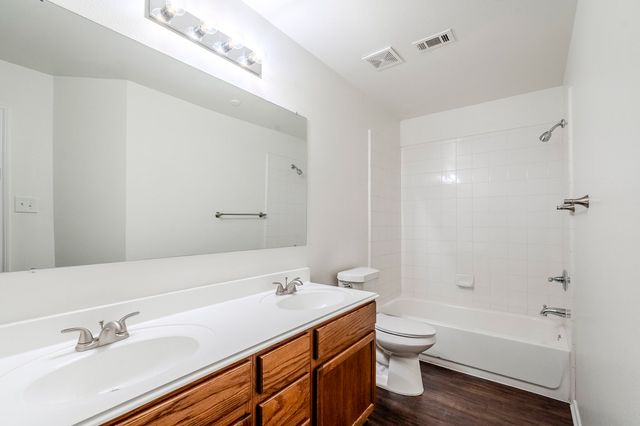 611 Oriole Boulevard 404, Duncanville, TX 75116