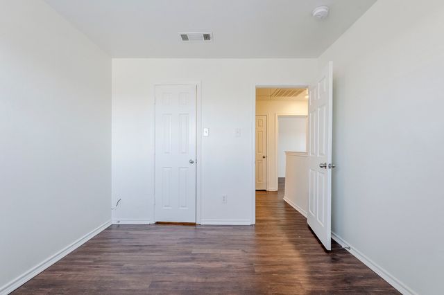 611 Oriole Boulevard 404, Duncanville, TX 75116