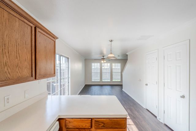 611 Oriole Boulevard 404, Duncanville, TX 75116