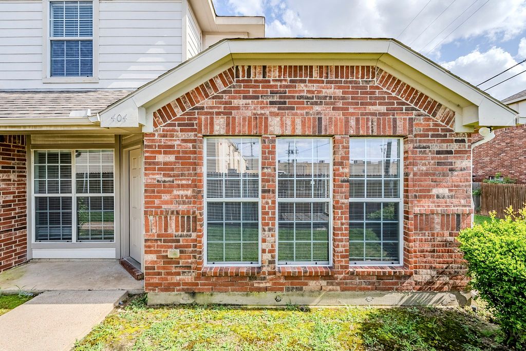 611 Oriole Boulevard 404, Duncanville, TX 75116