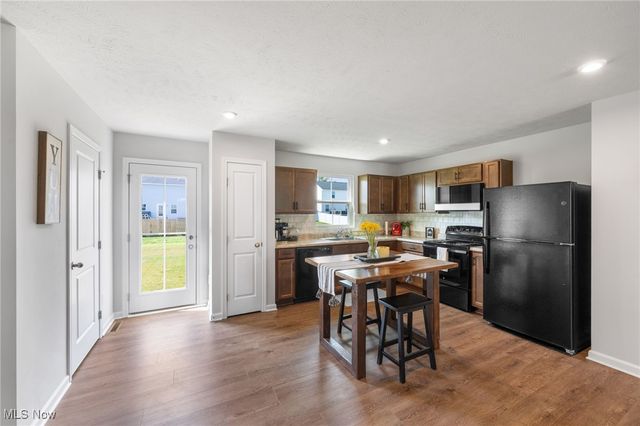 238 Leather Leaf Drive, Elyria, OH 44035