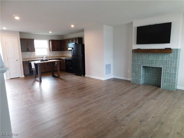 238 Leather Leaf Drive, Elyria, OH 44035