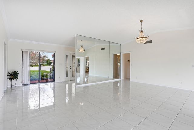 10426 Vereda Circle, Boynton Beach, FL 33436